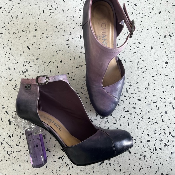 SOLD | CHANEL | Fall ‘12 Runway Shoe | RARE | size 38 - Picture 3 of 7